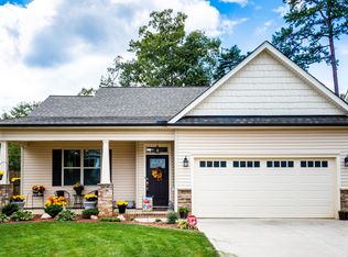 912 Palm Ct, Mebane, NC 27302