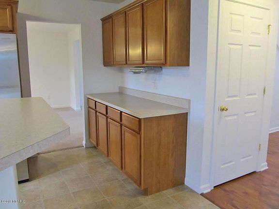 3rd image of 6740 Annandale Dr