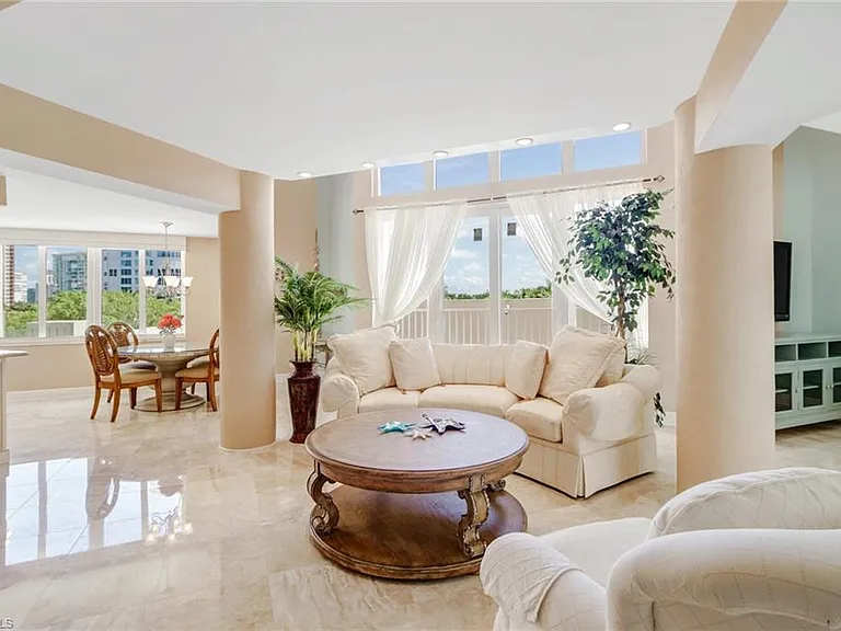 4041 Gulf Shore Blvd N #308 — Photo 2