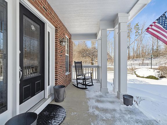 4th image of 3157 Vinson Dr