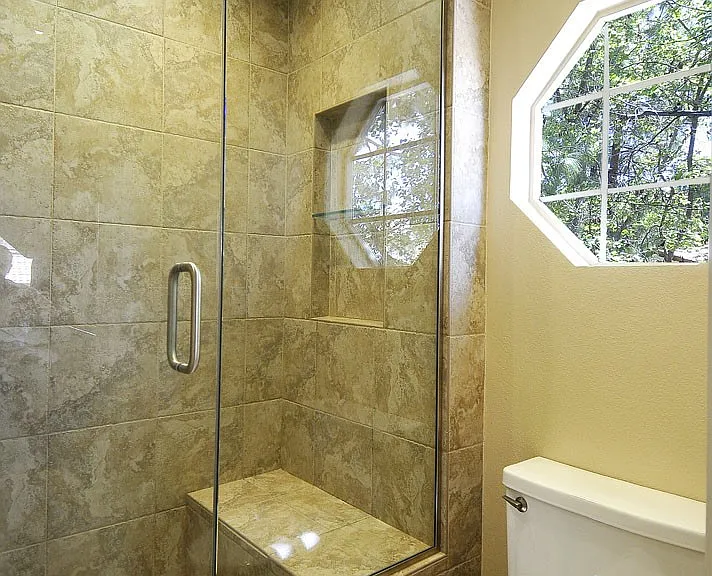 3055 E Hillcrest Dr — Photo 18