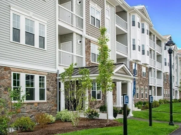 300 Martins Lndg #107, North Reading, MA 01864