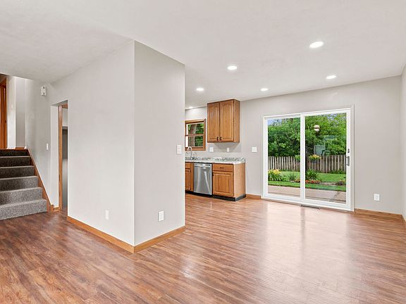 5th image of 3026 W Rusholme St