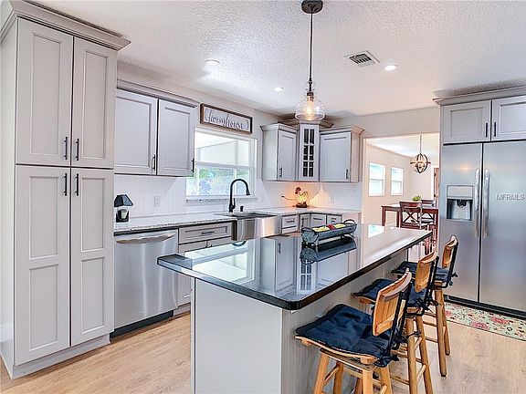 4th image of 4122 Rolling Oak Dr