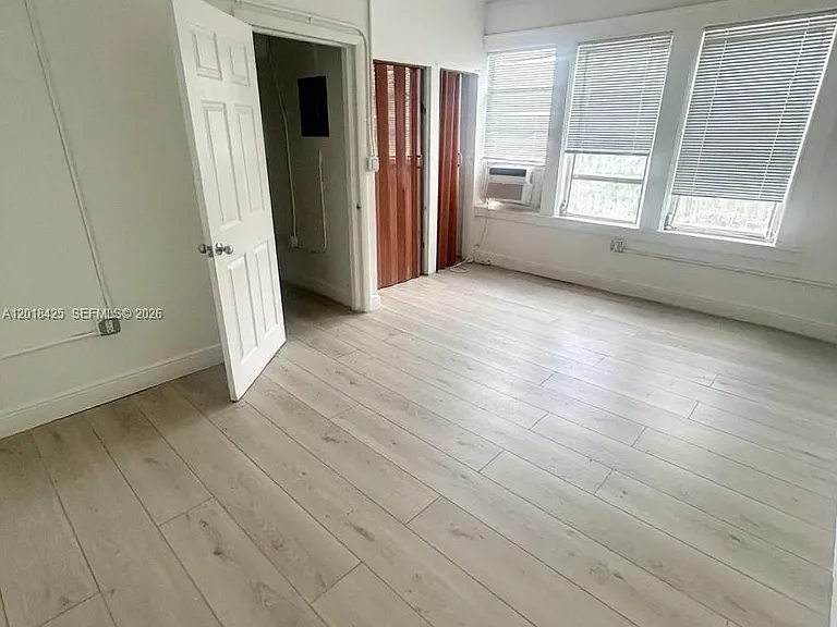967 SW 5th St #18 — Photo 7
