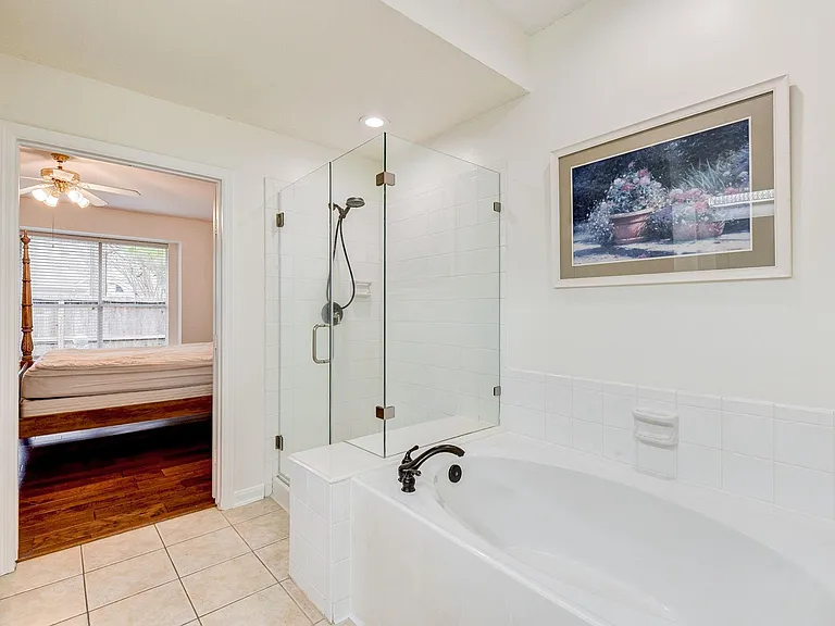 10222 Thornleaf Ln — Photo 9