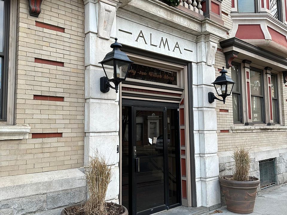 32 Willow St Waterbury, CT, 06710 Apartments for Rent Zillow