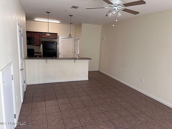 4th image of 612 Layton Dr