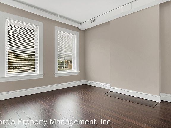 4th image of 4900 Devonshire Ave #A