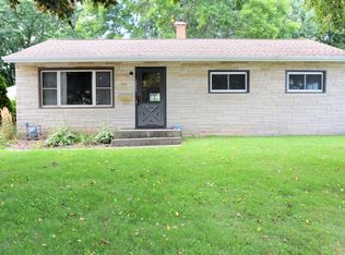 2409 Van Buren St, NEW HOLSTEIN, WI 53061