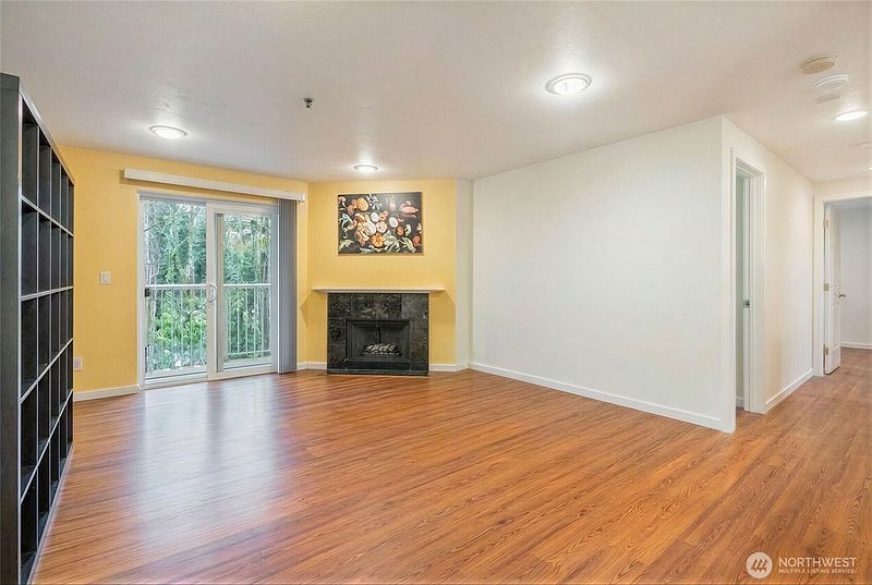 3rd image of 975 Aberdeen Avenue NE #F207