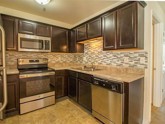 4th image of 345 Shady Rock Ln