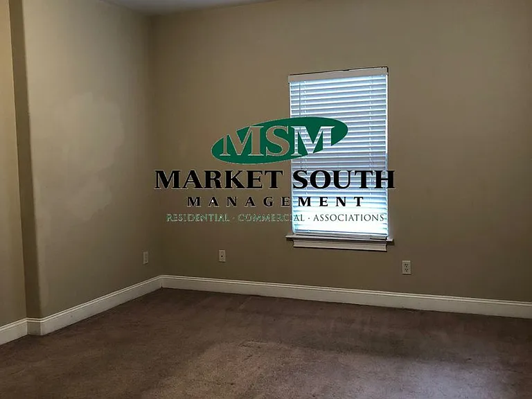 114 Live Oak St — Photo 11