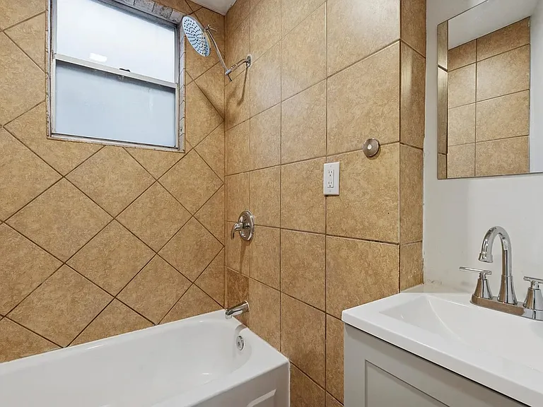 2828 Winton St — Photo 10
