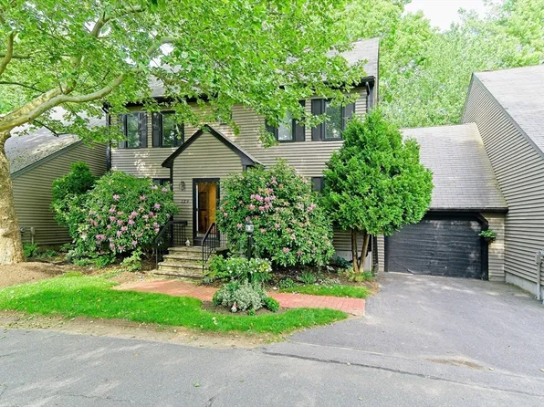 129 Copperwood Dr Unit 129, Stoughton, MA 02072