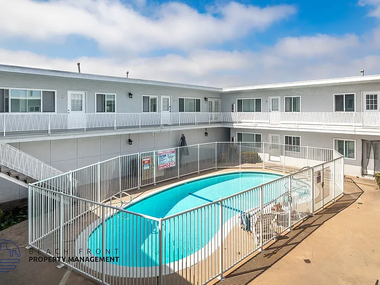 11819 Eucalyptus Ave. — Photo 12