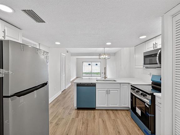 4th image of 9824 Pocono St