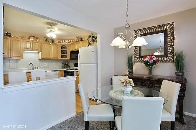 2 bed, 1000 sqft, $2,100 — Photo 4