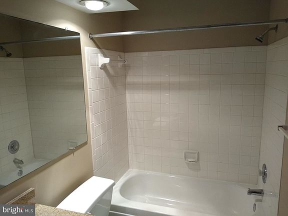 5th image of 3323 Sir Thomas Dr #23-3-A