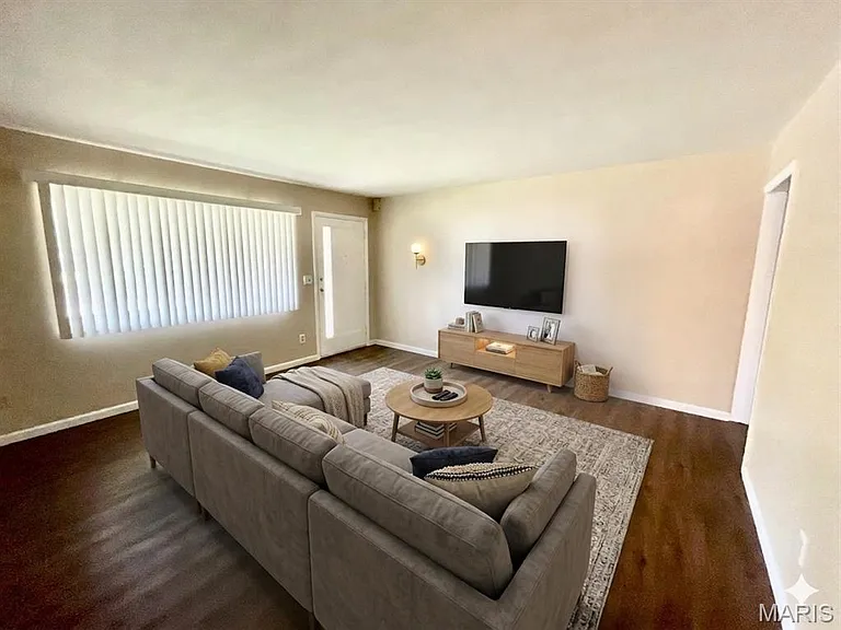 208 Harvard Dr — Photo 9