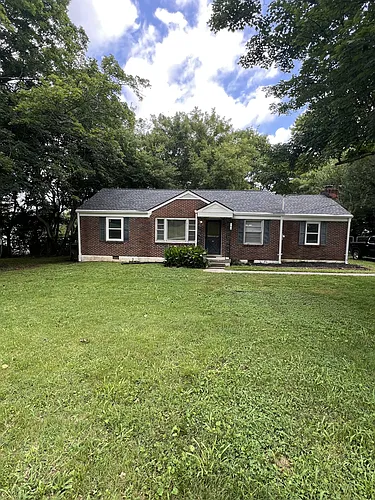 206 Greenview Dr Photo 1