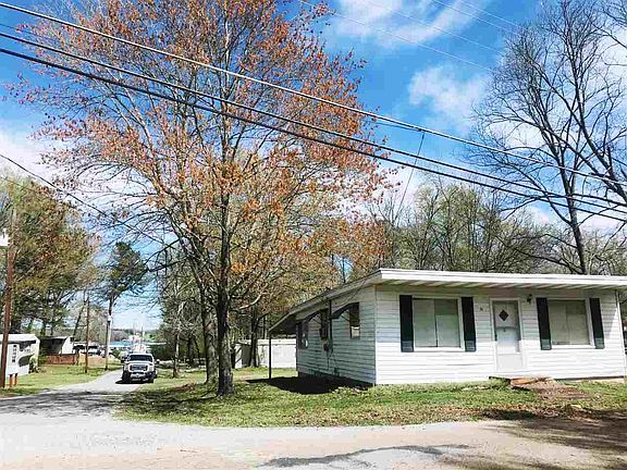 3rd image of 10 Dogwood Dr