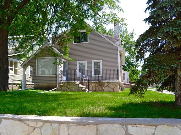 3rd image of 1388 Snelling Ave N