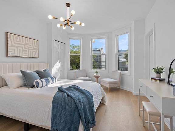 2nd image of 110 Maple St APT 2