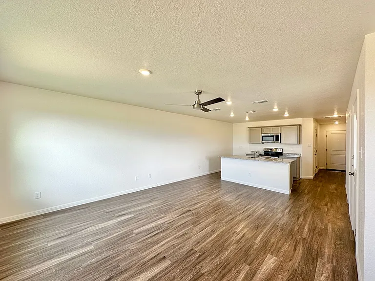 5913 Betty Lou Dr — Photo 10