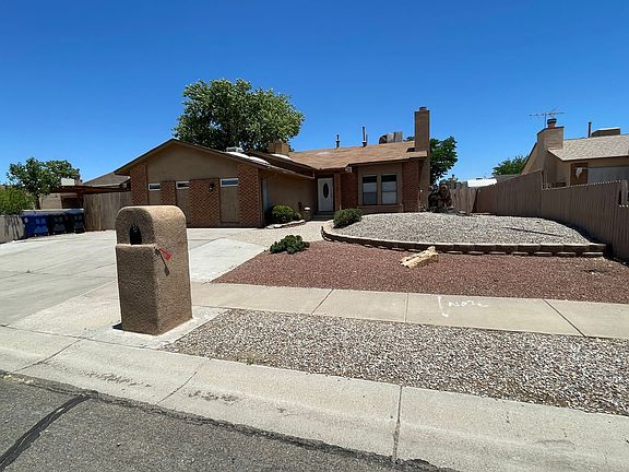 3rd image of 5162 Gaviota NW