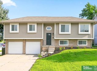 1208 Sunshine Blvd, Bellevue, NE 68123