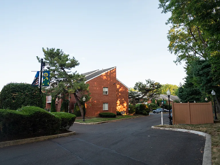 Park Place One Apartments — Photo 38