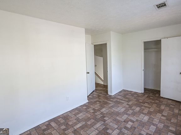 3rd image of 2816 Knollberry Ln