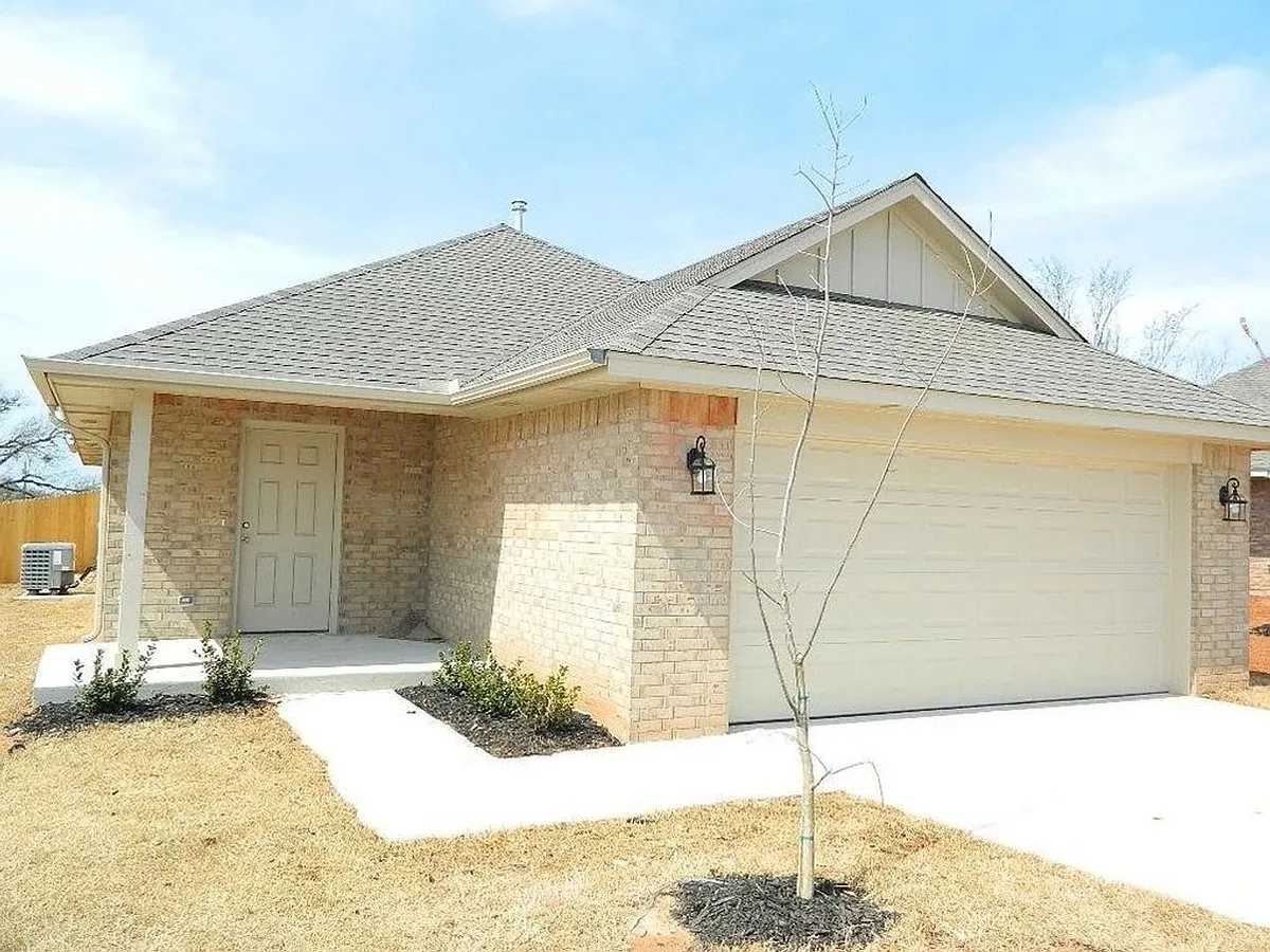 Building Photo - 217 Saint Charles Way
