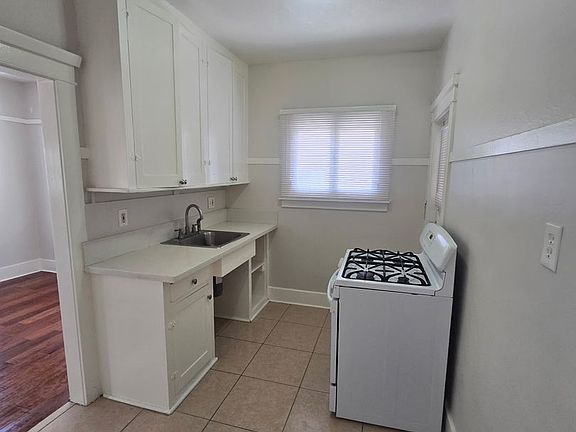 4th image of 295 N Orange St #202-212