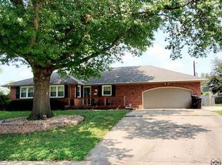 5616 SW 23rd St, Topeka, KS 66614