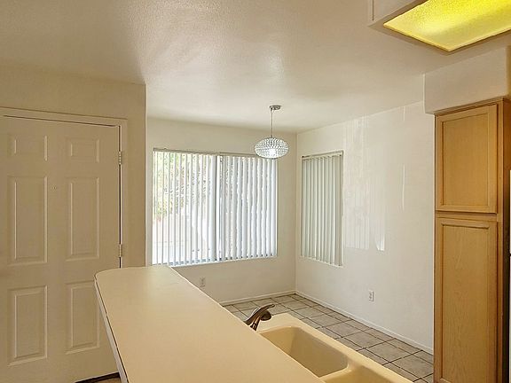 5th image of 3058 Casey Dr Unit 202