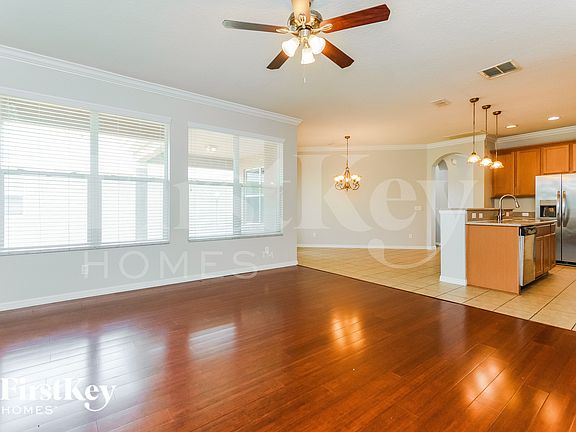 3rd image of 815 Eagle Vista Way