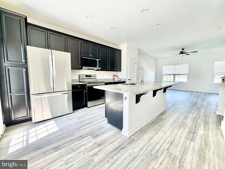 1066 Wickersham Way — Photo 8