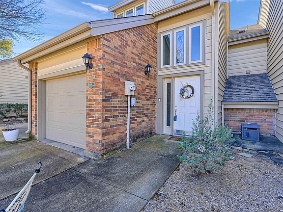 2nd image of 127 Summer Place Cir
