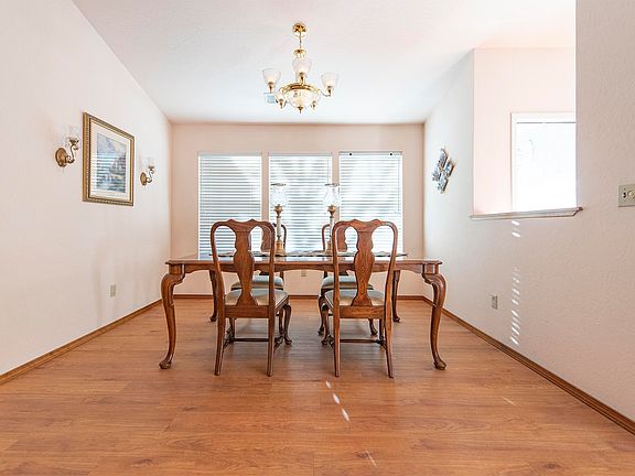 4th image of 1804 N Enos St