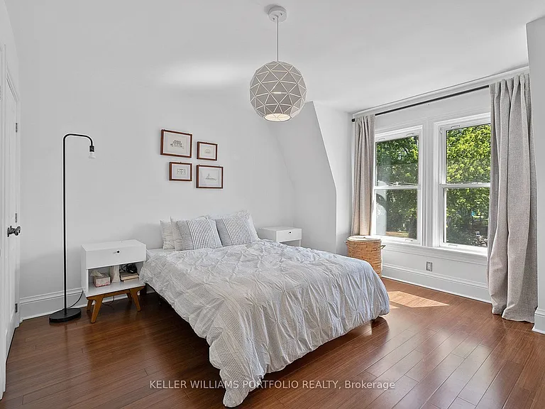 28 Tiverton Ave — Photo 24