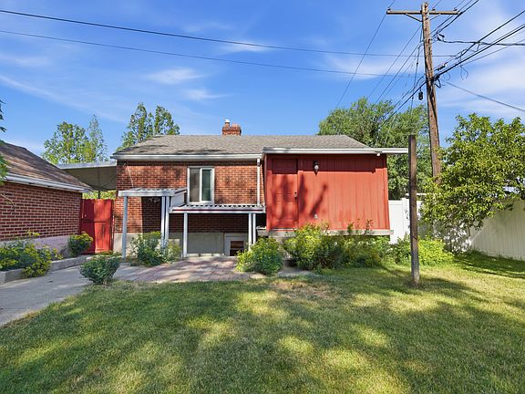 3rd image of 710 N Chapel Dr W