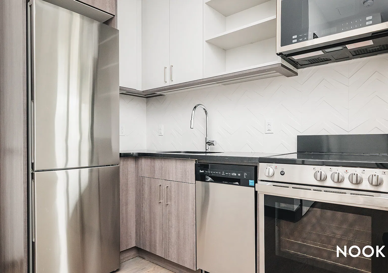 596 East 32nd Street — Photo 2