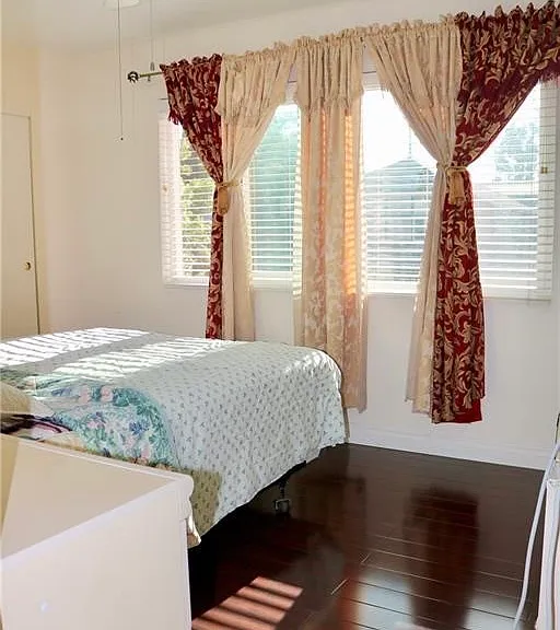 10638 Balcom Ave — Photo 10