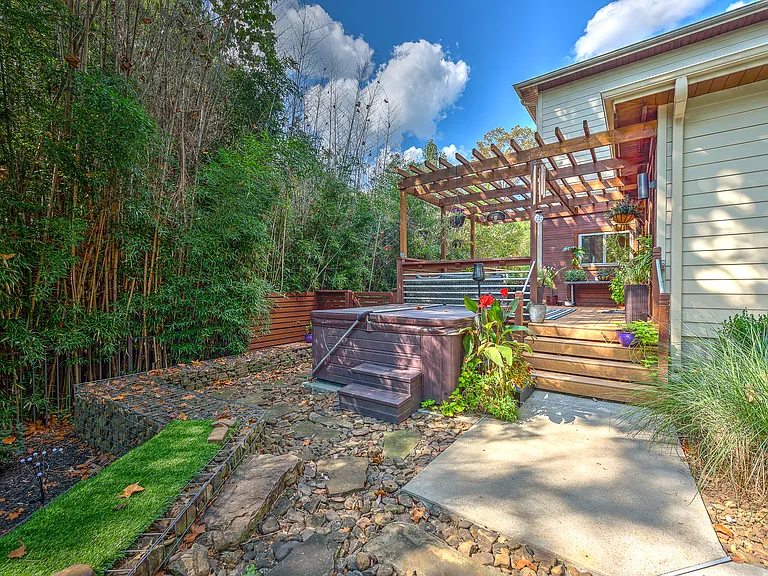 21 E Martin Luther King Blvd — Photo 10