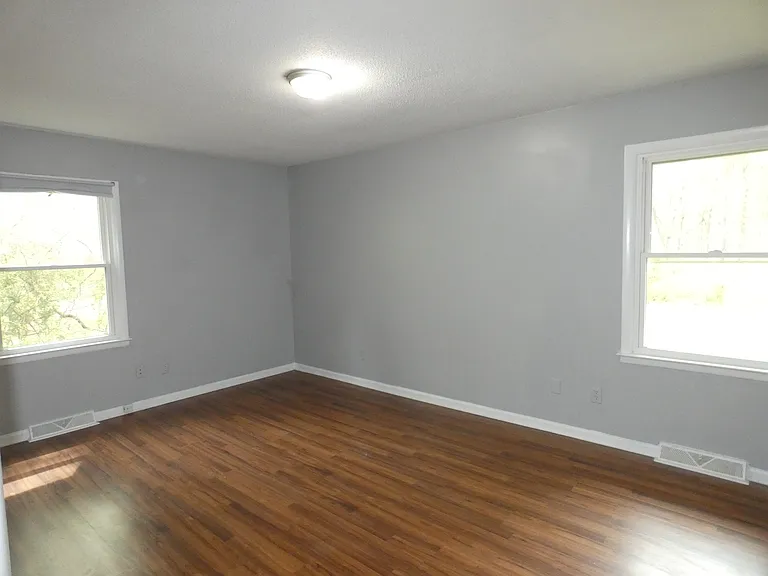 5800 Meadowbrook Rd — Photo 16