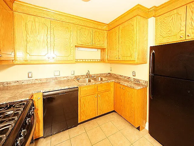 995 King St #C — Photo 20