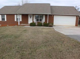 1734 Goddard Ln, Dandridge, TN 37725