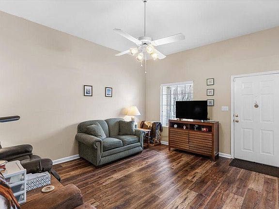 4th image of 10016 Bellflower Way